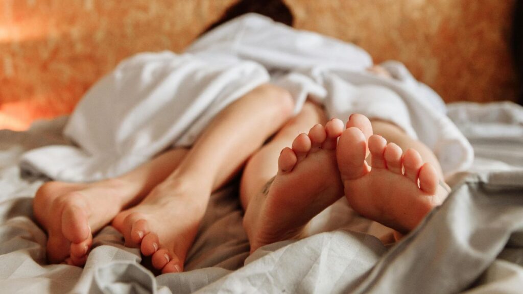 Hot Weather Sex: Top Positions for Passion During a Heatwave in Summer 2023