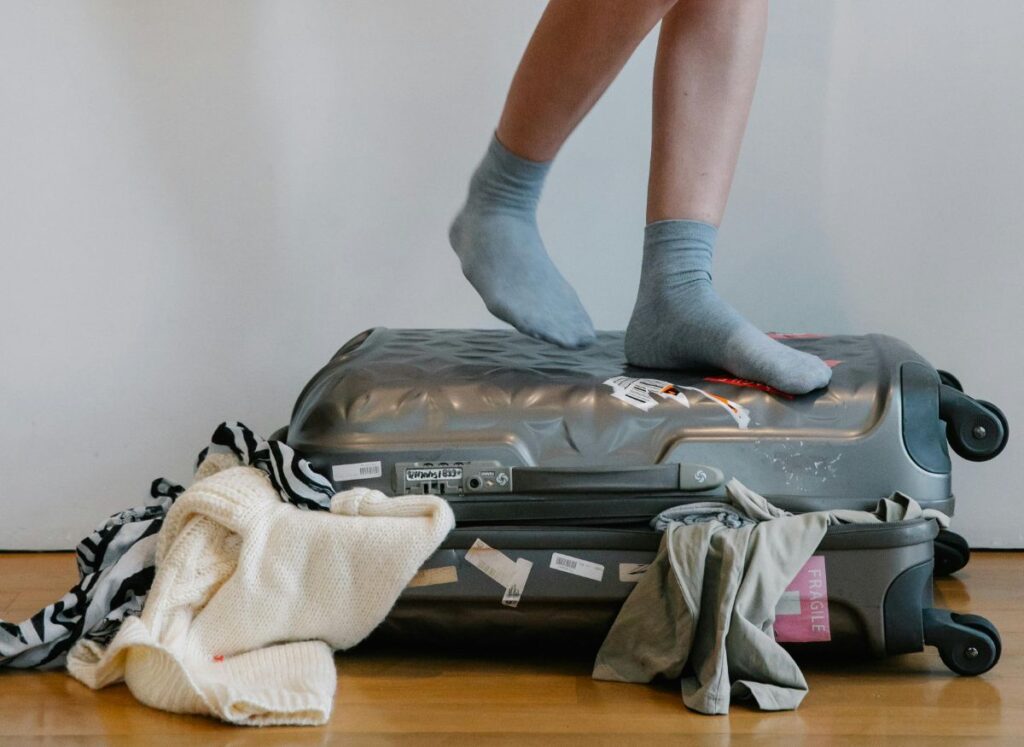 Travel Light and Stylish: Globetrotter Shopping Tips for a Perfectly Packed Suitcase