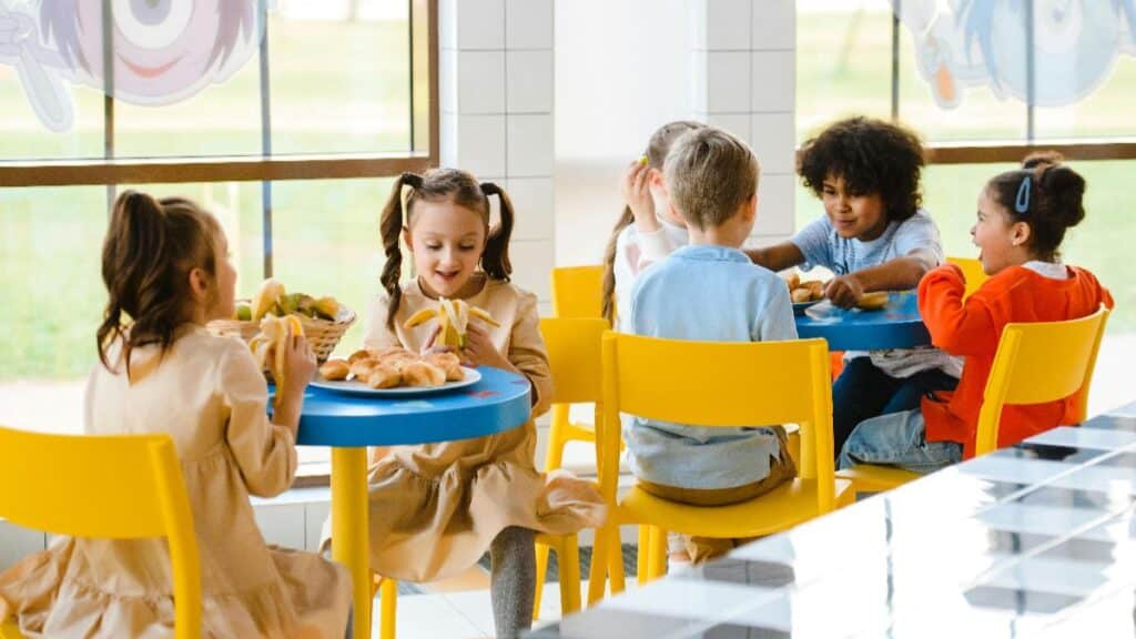 Une rentrée 2025 sous le signe de la santé : cet aliment est désormais banni de huit cantines