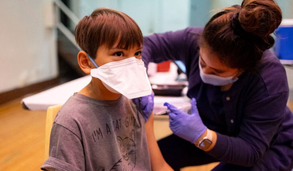 Fall Vaccination Campaign Begins Tomorrow: Back to Tackling COVID-19 and the Flu