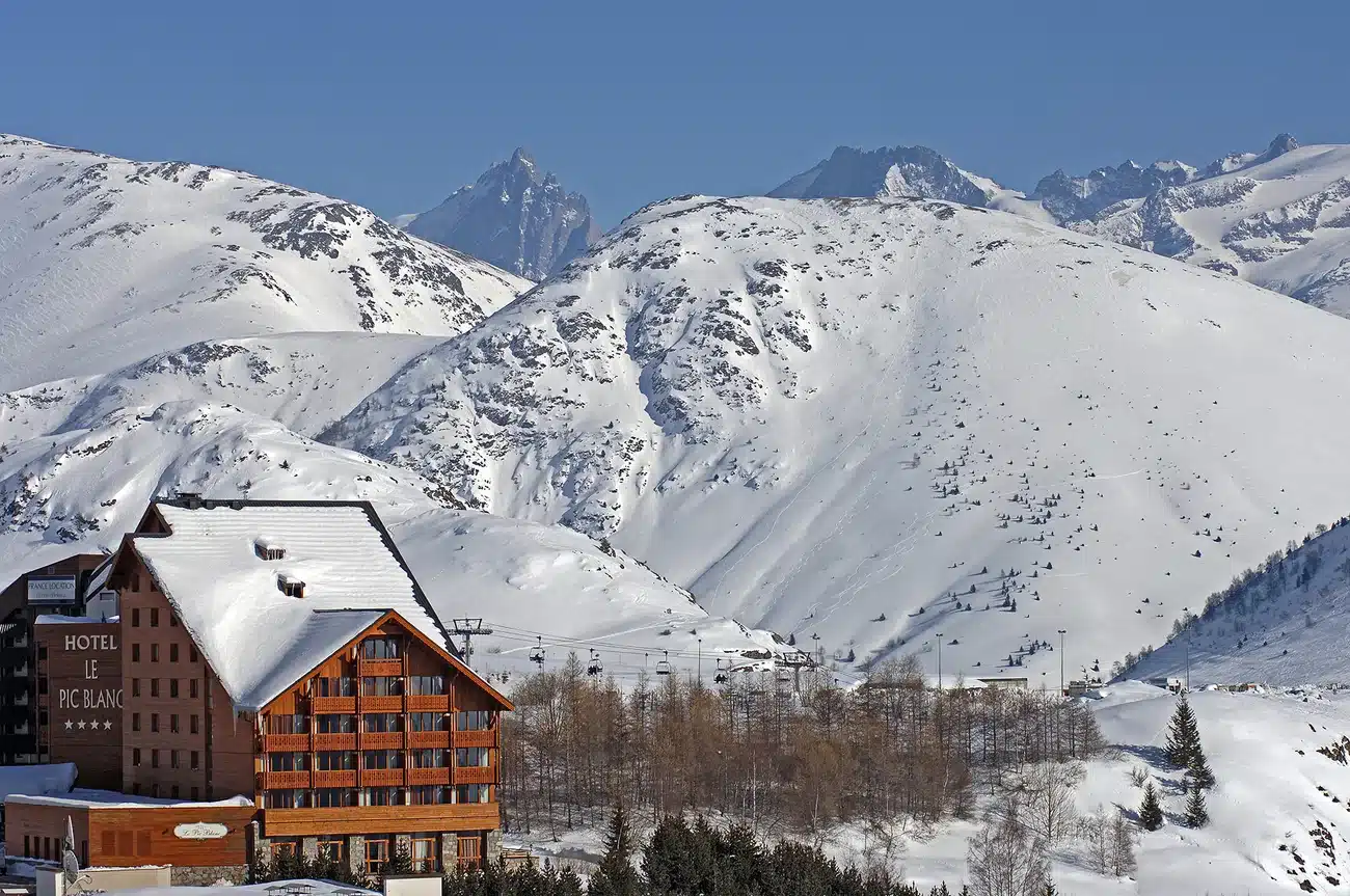 Best Hotels in Alpe d’Huez: Luxury, Sun, and Ski in the Heart of the Resort