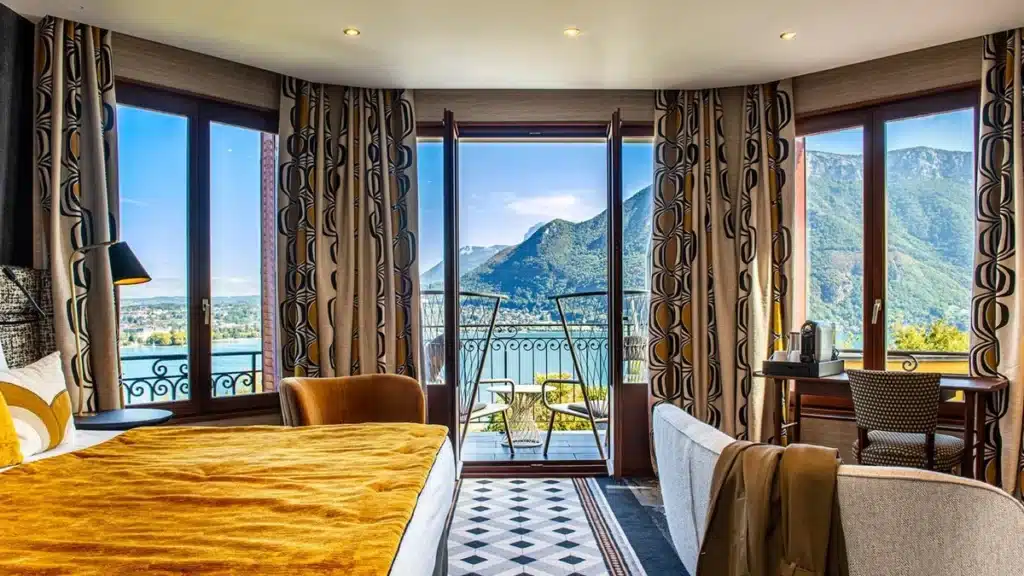 © Les Tresoms Lake & Spa Resort