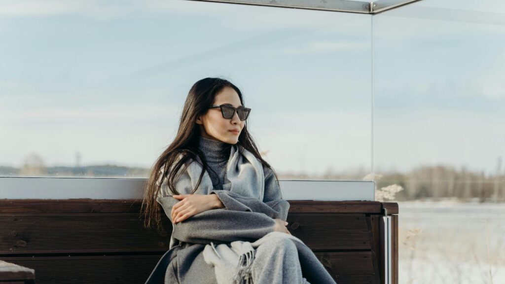 L’erreur que tout le monde fait en s’habillant quand il fait froid (et comment l’éviter)