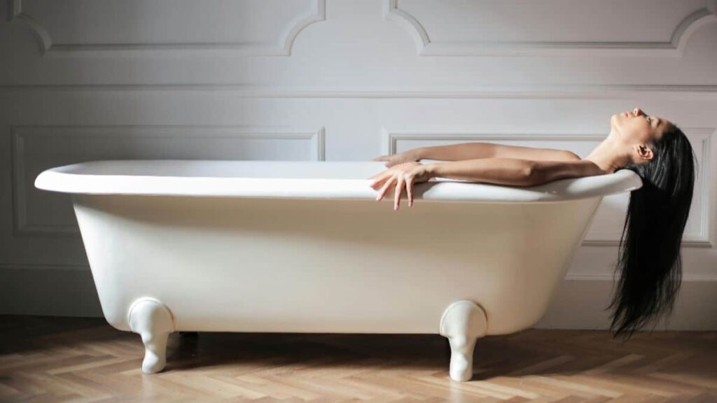 Tight, Dry Skin? This Shower Mistake Could Be the Culprit