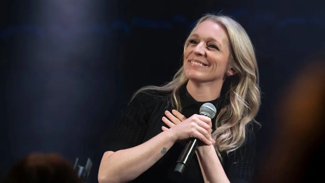 Suzie Villeneuve Shares a Powerful Love Message