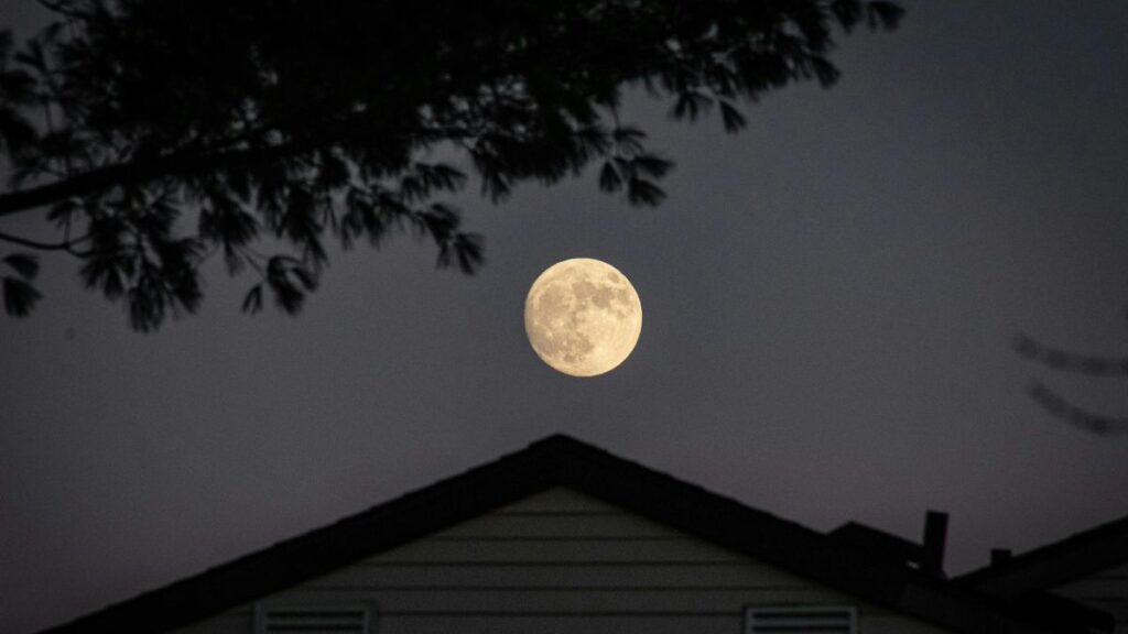 Deux Pleines Lunes en un mois ? Ce spectacle dans le ciel très rare est à ne pas manquer !