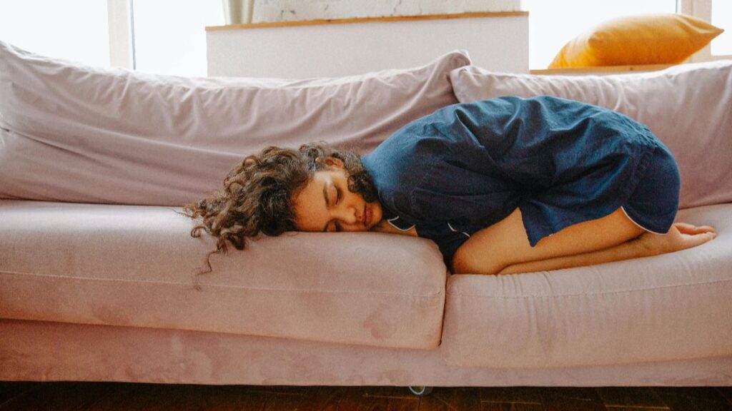 Sleep Poorly Despite Getting Enough Sleep? Avoid This Sleep Position