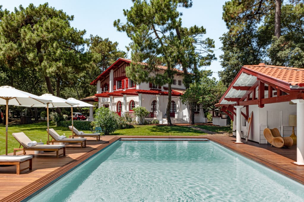 Les Bords du Lac, Iconic House  © Mr Tripper