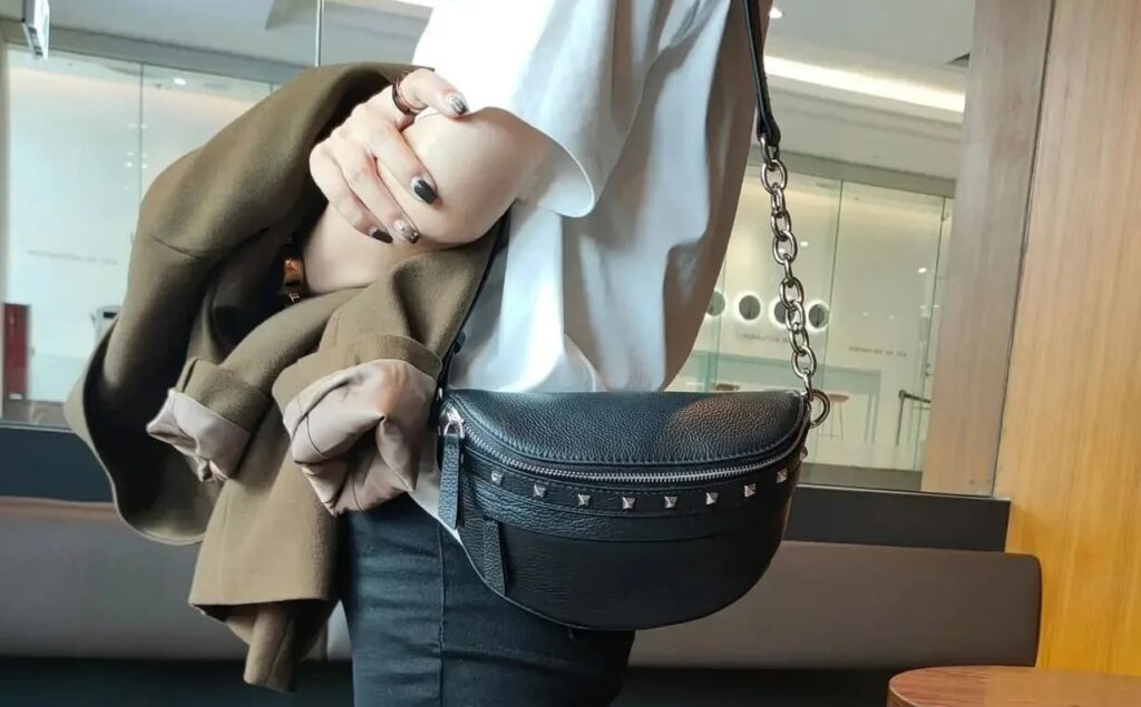 Why the Women's Fanny Pack Is the Must-Have Accessory for Spring 2026