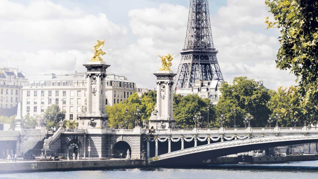 The Best Hotels Near the Eiffel Tower