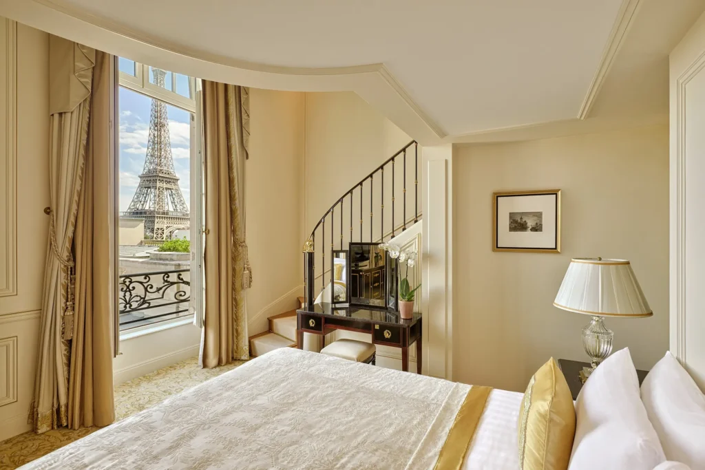 Duplex Eiffel © Shangri-La
